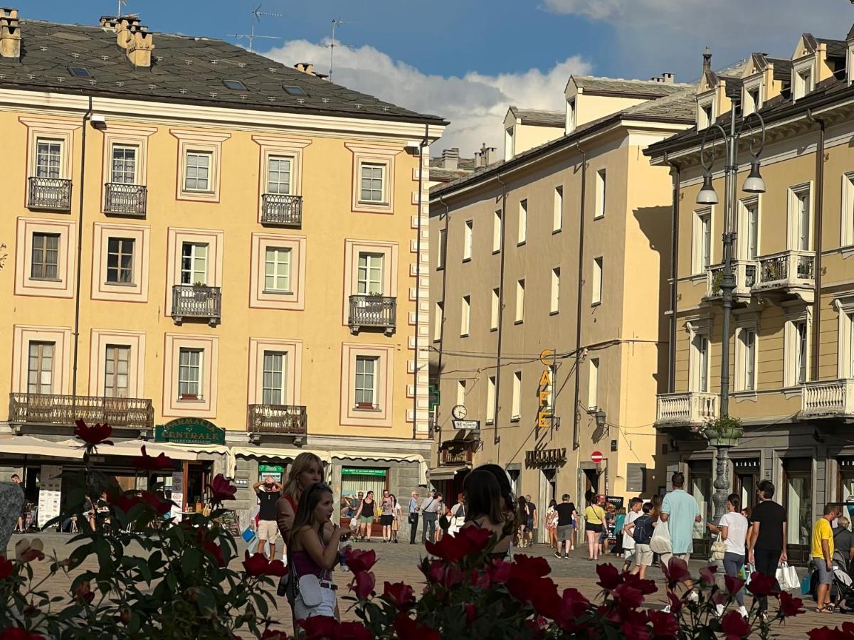 Belabri - Central Charme&Comfort -Mansarde E Appartamento Aosta Eksteriør bilde