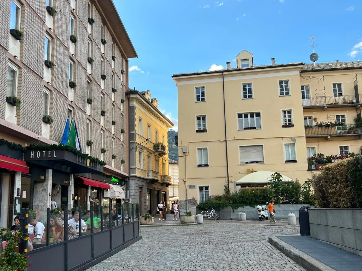 Belabri - Central Charme&Comfort -Mansarde E Appartamento Aosta Eksteriør bilde