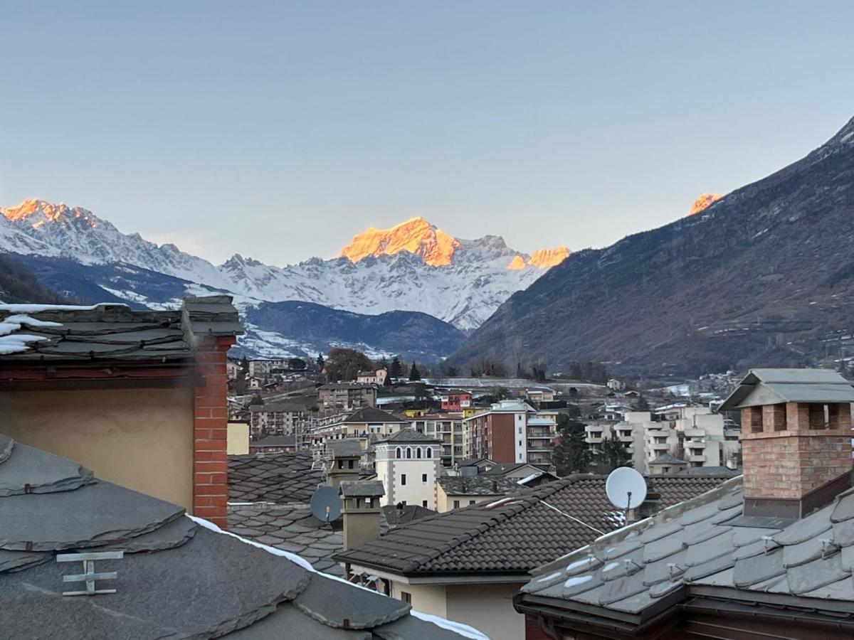 Belabri - Central Charme&Comfort -Mansarde E Appartamento Aosta Eksteriør bilde